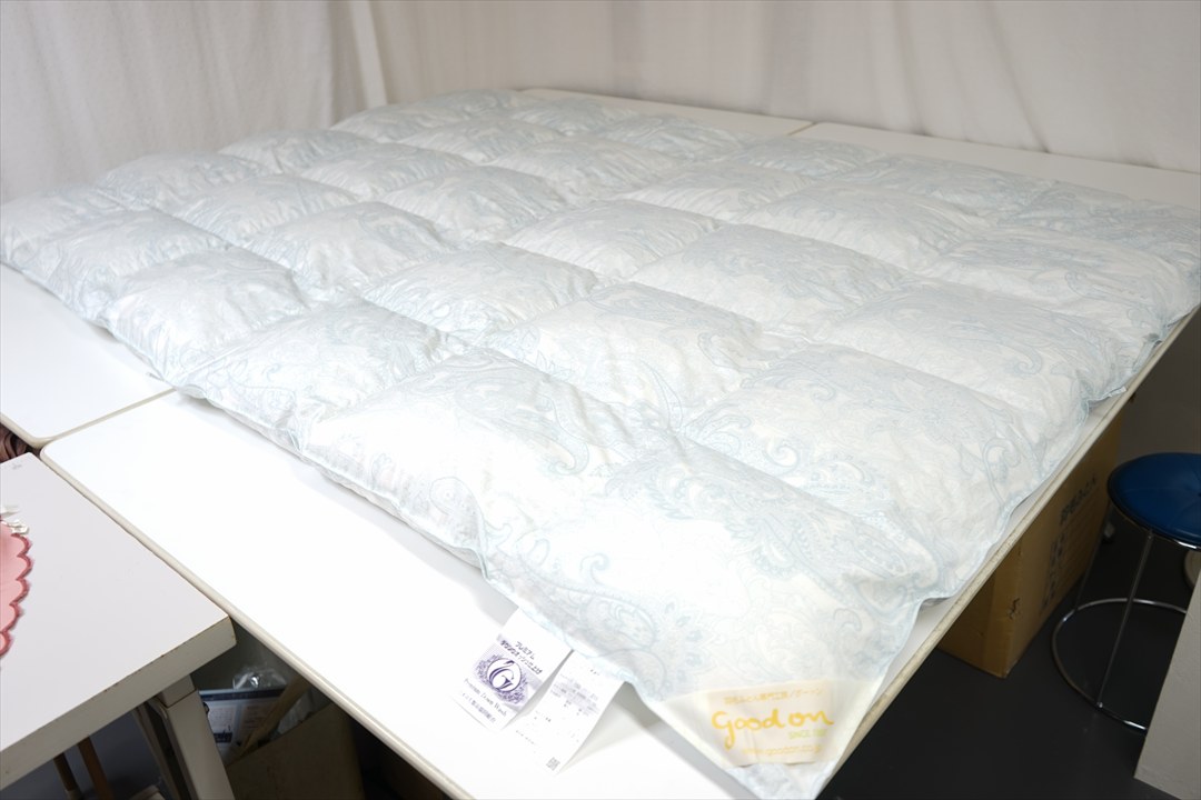 羽毛布団に使われる側生地には平織り・サテン織・ツイル織などがあり